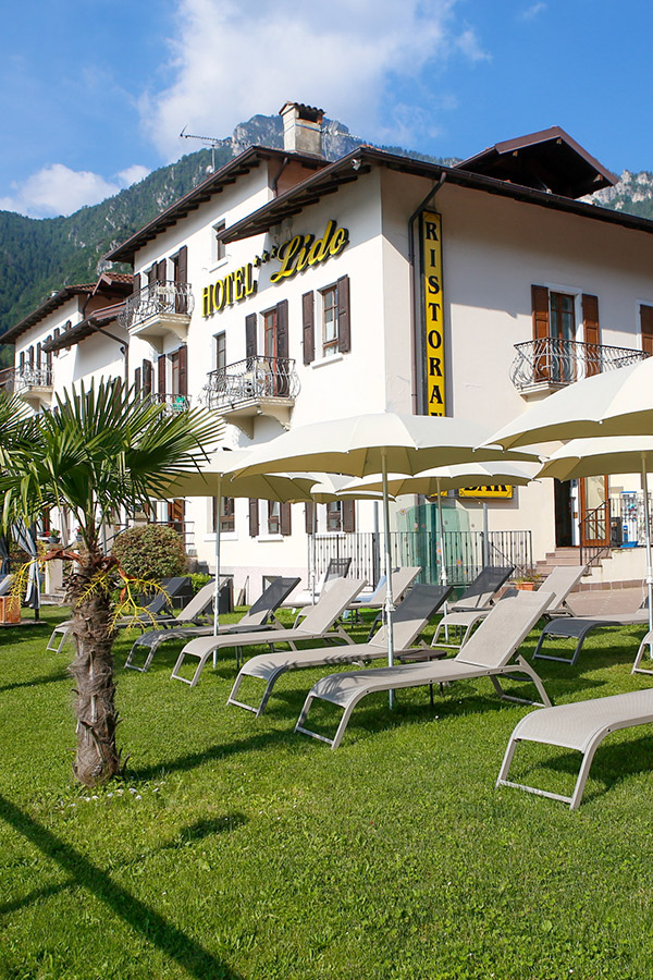 Hotel Lido sulle sponde del lago di Ledro